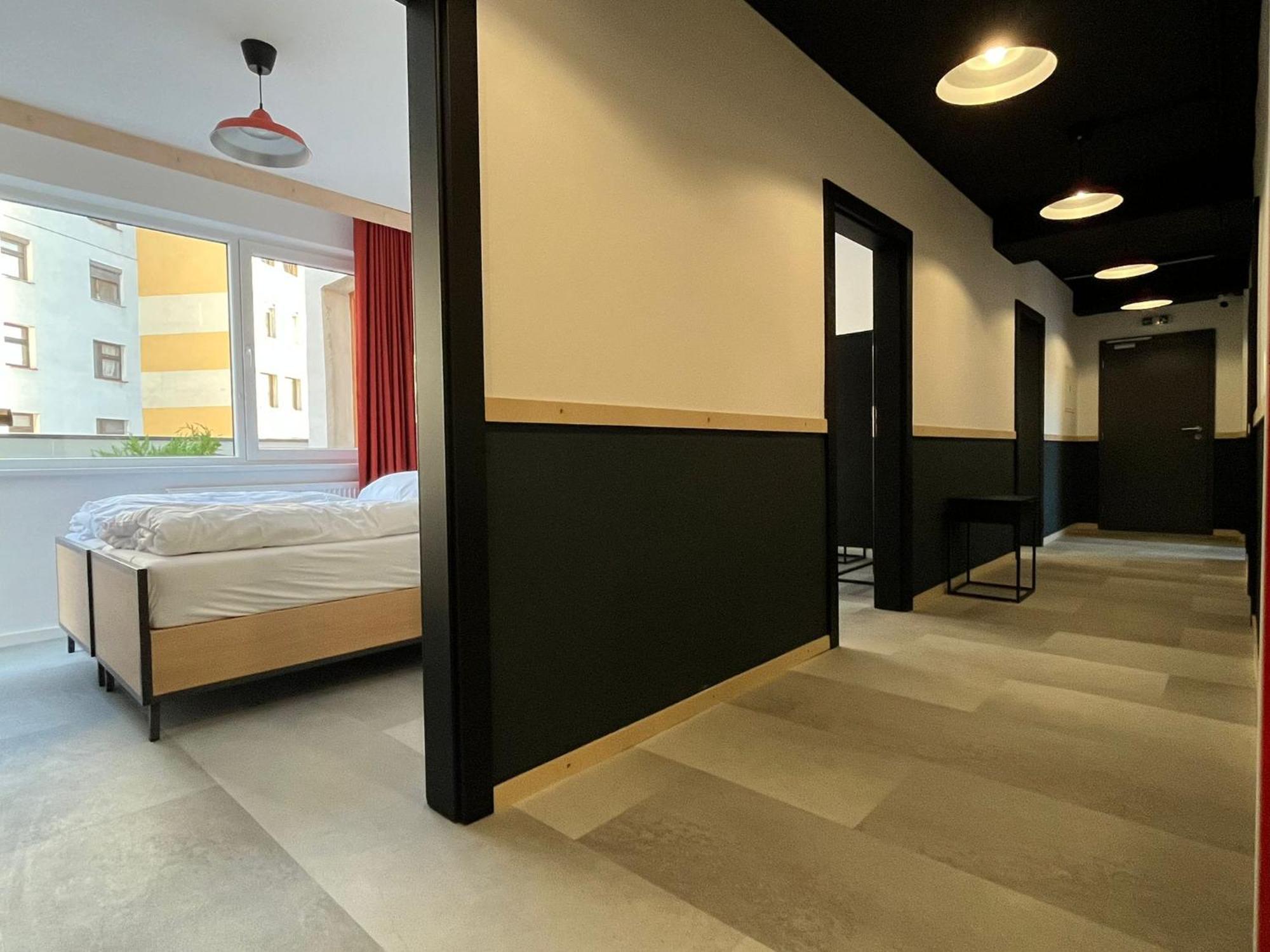 Izy Stay Hostel Bratislava Exterior photo